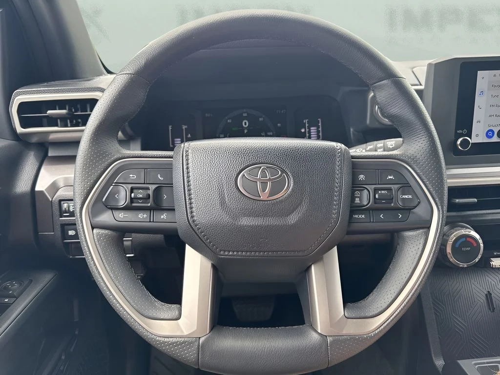 Used 2025  Toyota SR5 image 12
