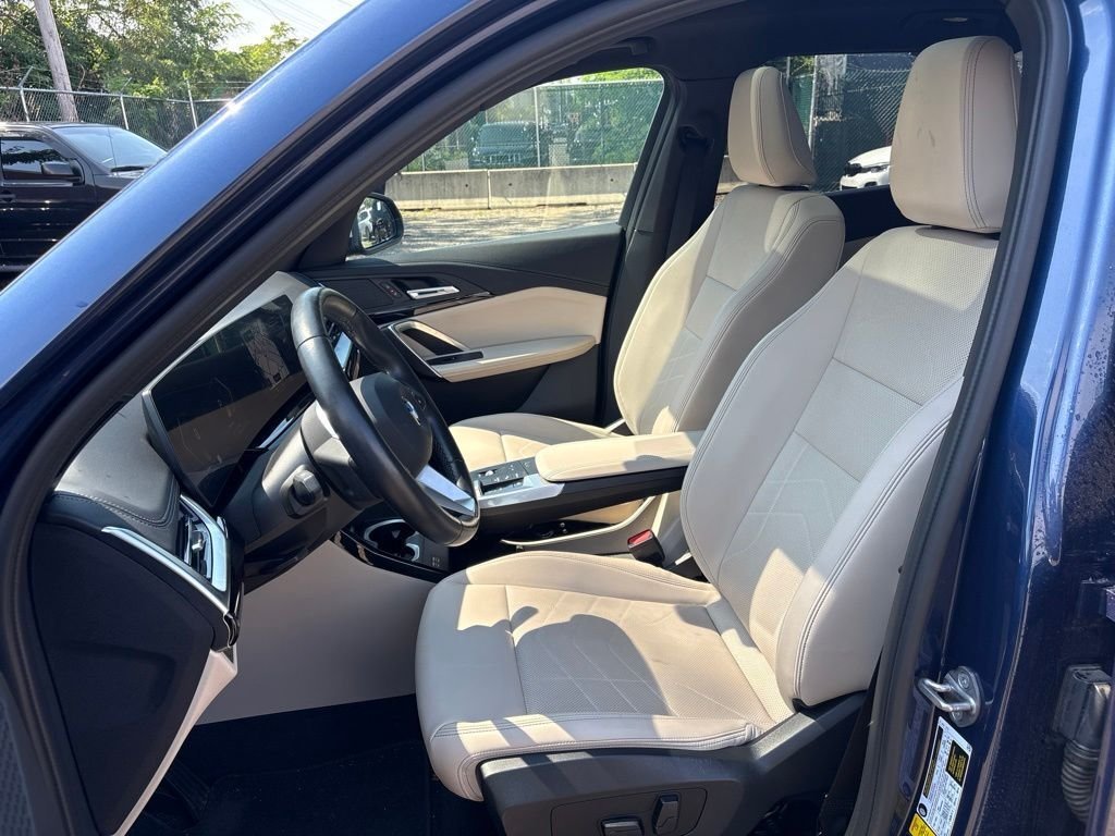 Used 2023 Blue BMW xDrive28i image 10