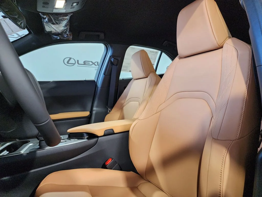 New 2026  Lexus 300h image 15