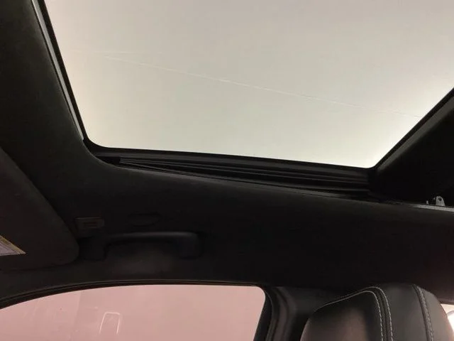 Used 2017 Diamond Black Crystal Pearlcoat Jeep SRT image 21