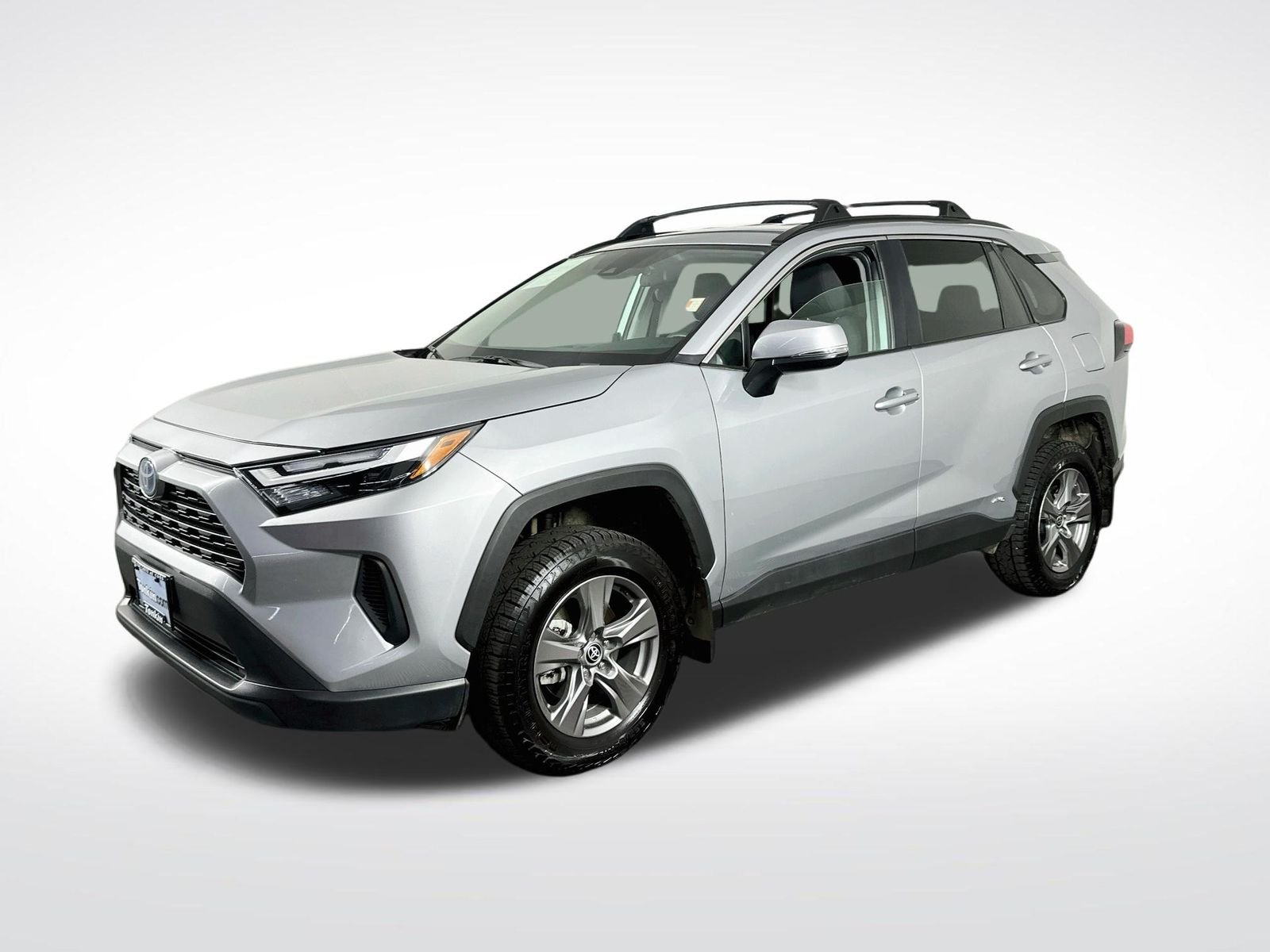 Used 2024 Silver Sky Metallic Toyota XLE image 4