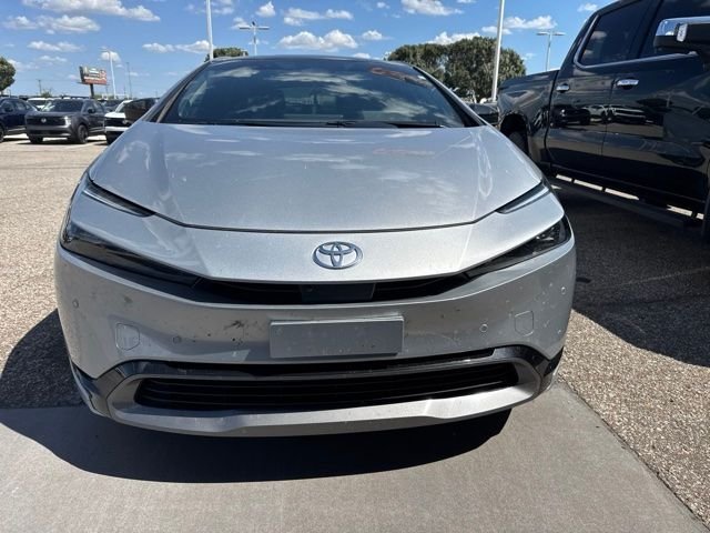 Used 2025  Toyota Limited image 2
