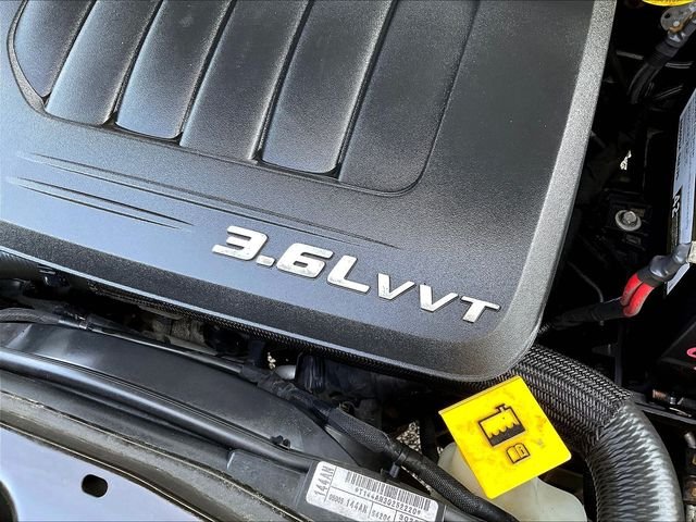 Used 2016 Gray Chrysler Touring image 33