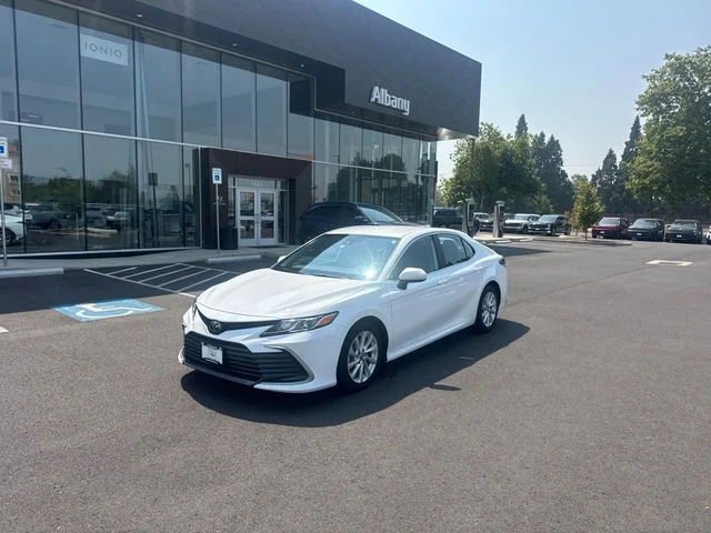 2023 Toyota Camry LE