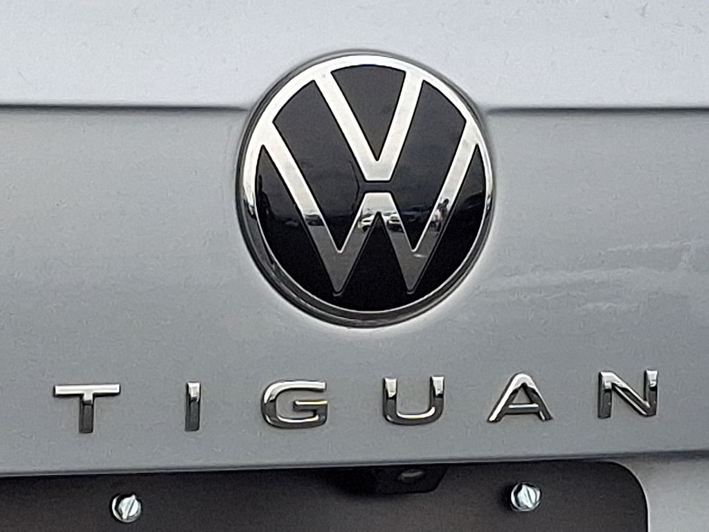 Used 2022  Volkswagen 2.0T SE image 27