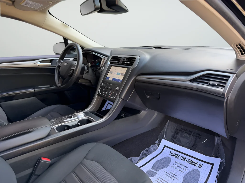 Used 2020 Black Ford SE image 30
