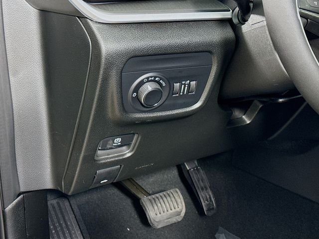 New 2025 Baltic Gray Metallic Clear-Coat Exterior Paint Jeep Laredo image 10