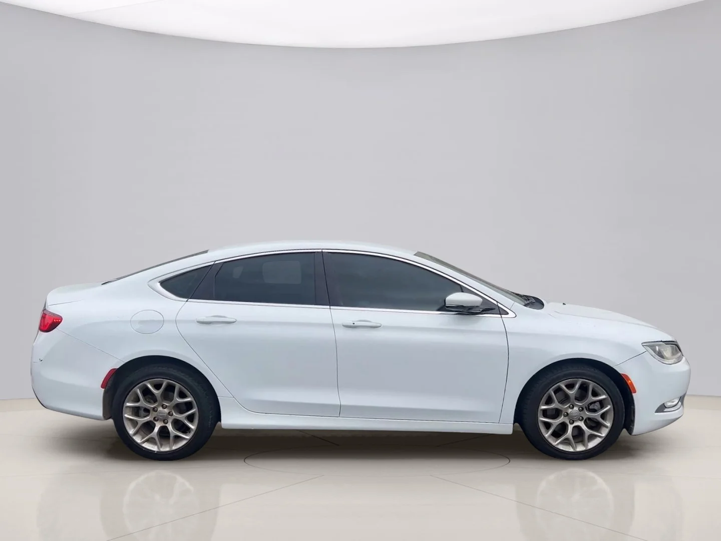 Used 2015 White Chrysler C image 7