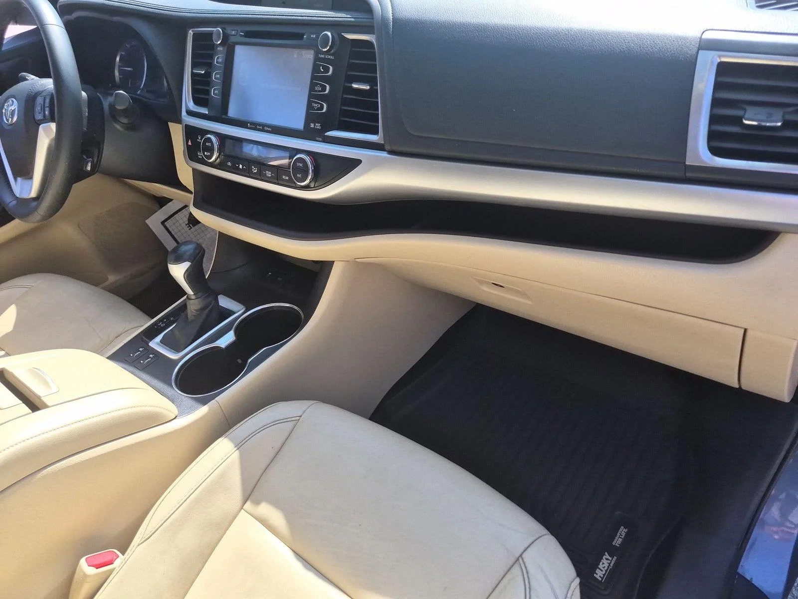 Used 2016 Shoreline Blue Pearl Toyota XLE image 38