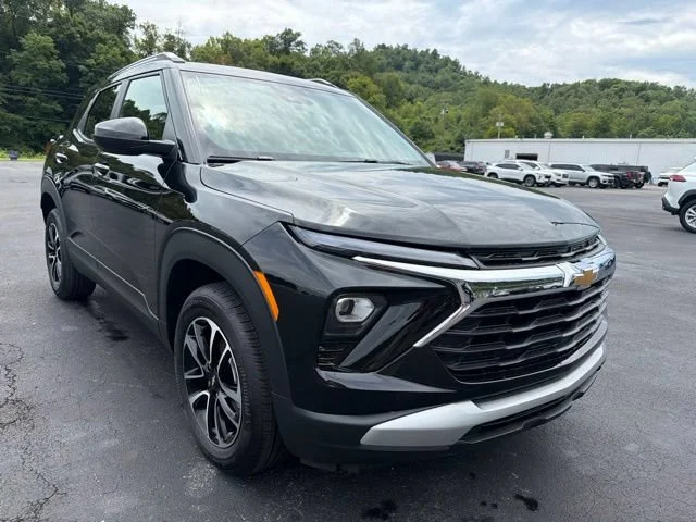 New 2026 Mosaic Black Metallic Chevrolet LT image 2