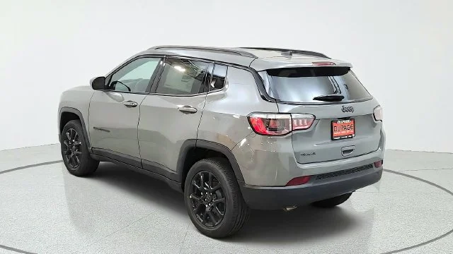 New 2027 Sting-Gray Clear-Coat Paint Jeep Latitude image 8