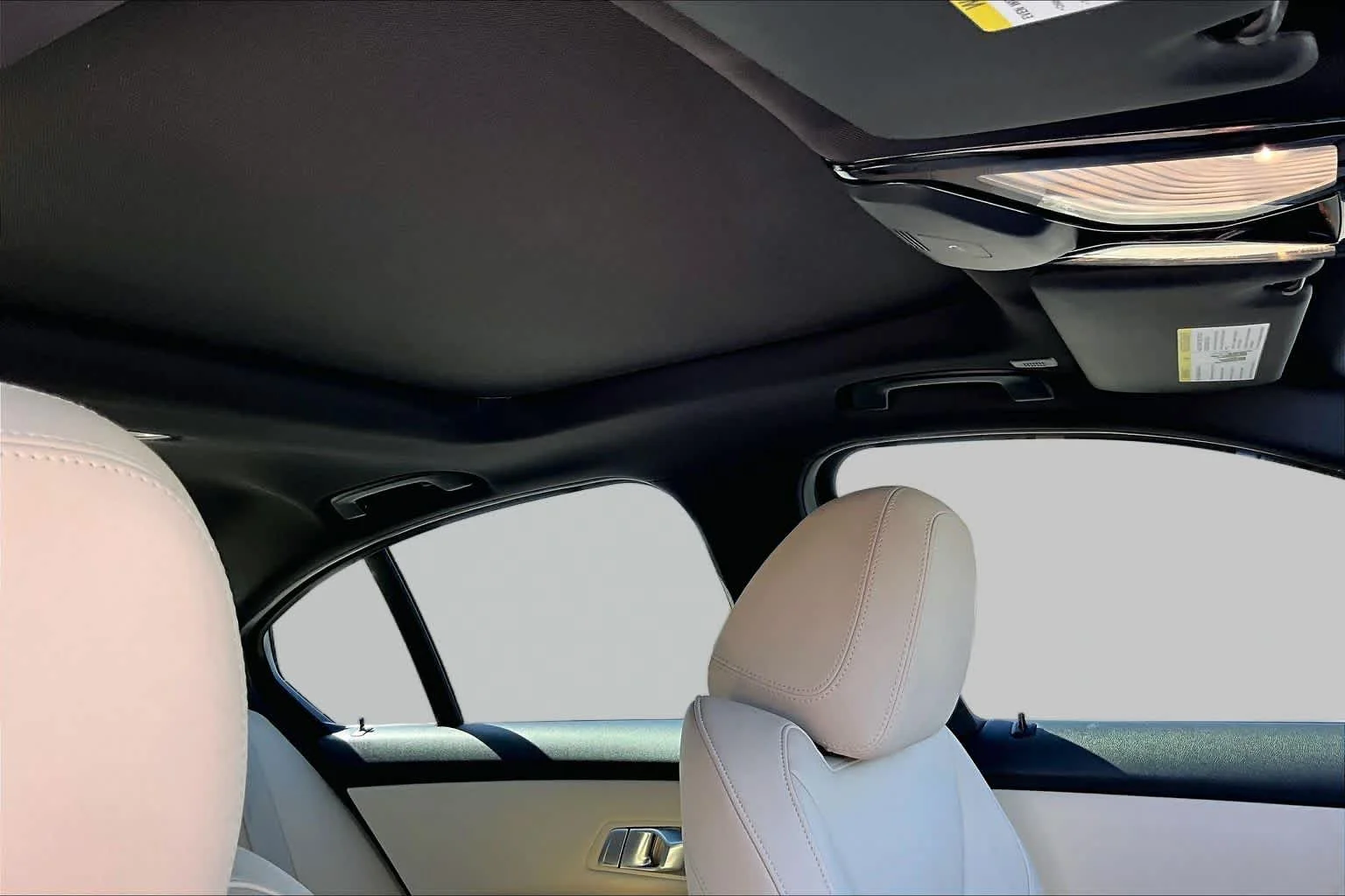 Used 2019 Alpine White BMW 330i image 13