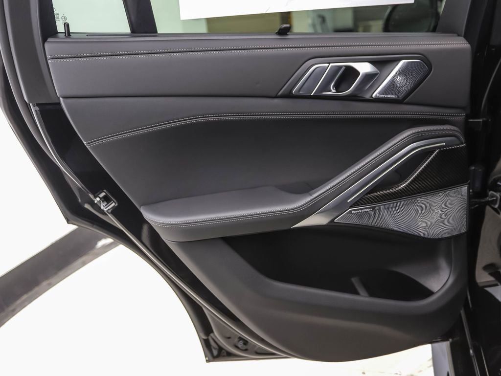 Used 2026 Black Sapphire Metallic BMW M60i image 20