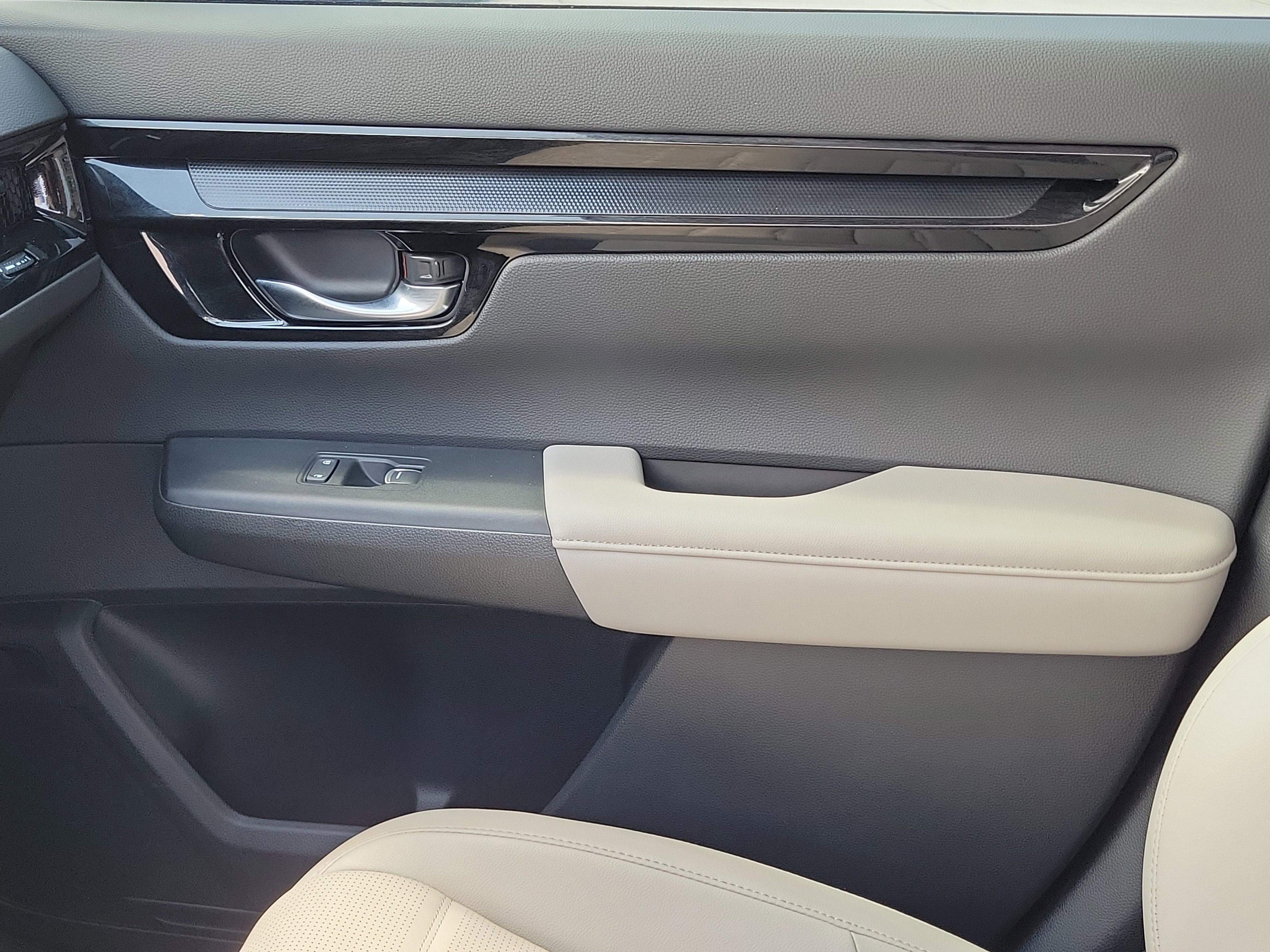 Used 2025 Red Honda EX-L image 28