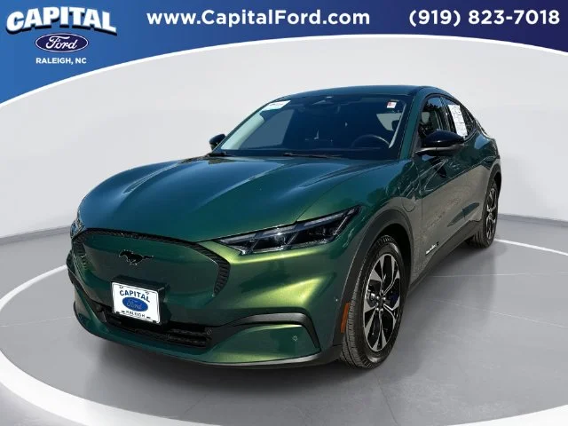 Used 2024 Green Ford Select image 1