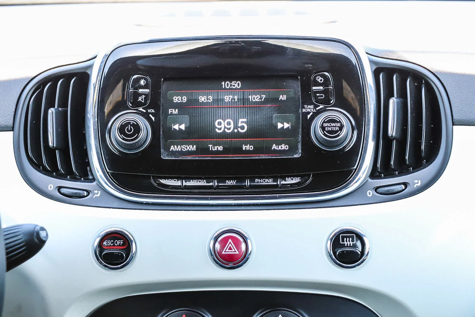 Used 2016 Bianco Perla (Pearl White Tri-Coat) FIAT  image 14