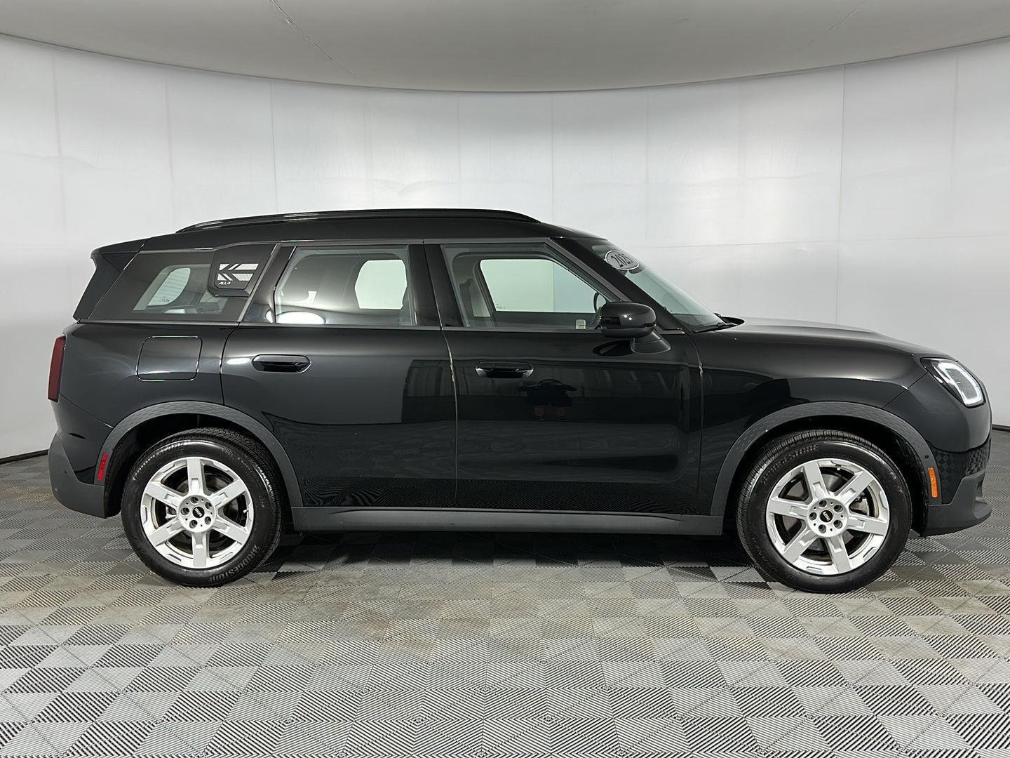 Certified Used 2025 Midnight Black II Metallic MINI S image 24