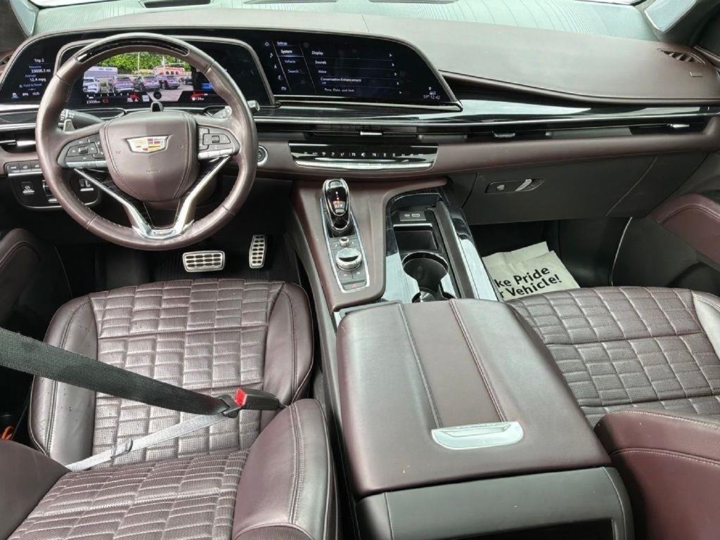 Used 2024 Silver Cadillac V-Series image 9