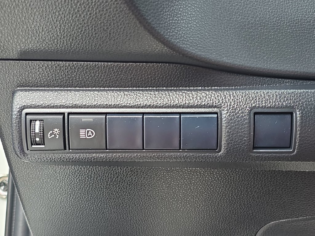 Certified Used 2020 White Toyota XLE image 21