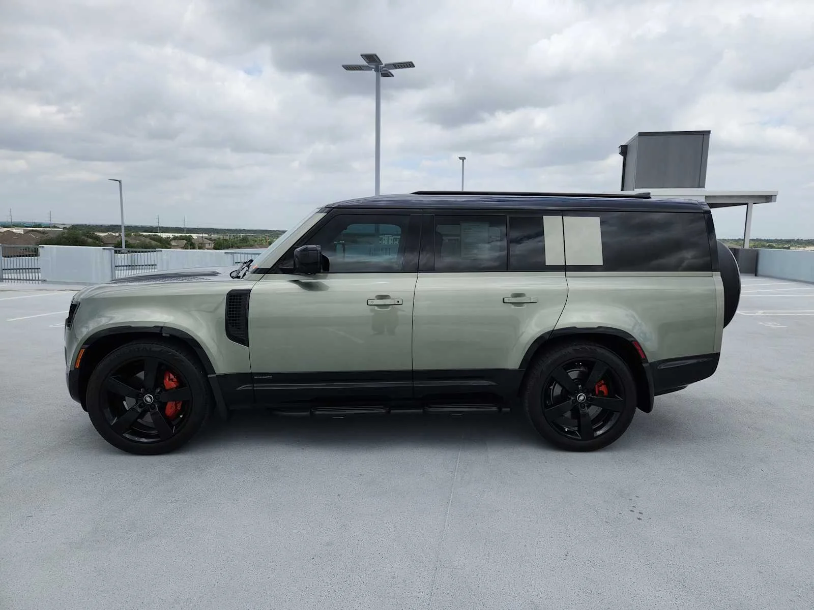 Certified Used 2025 Pangea Green Metallic Land Rover X image 4