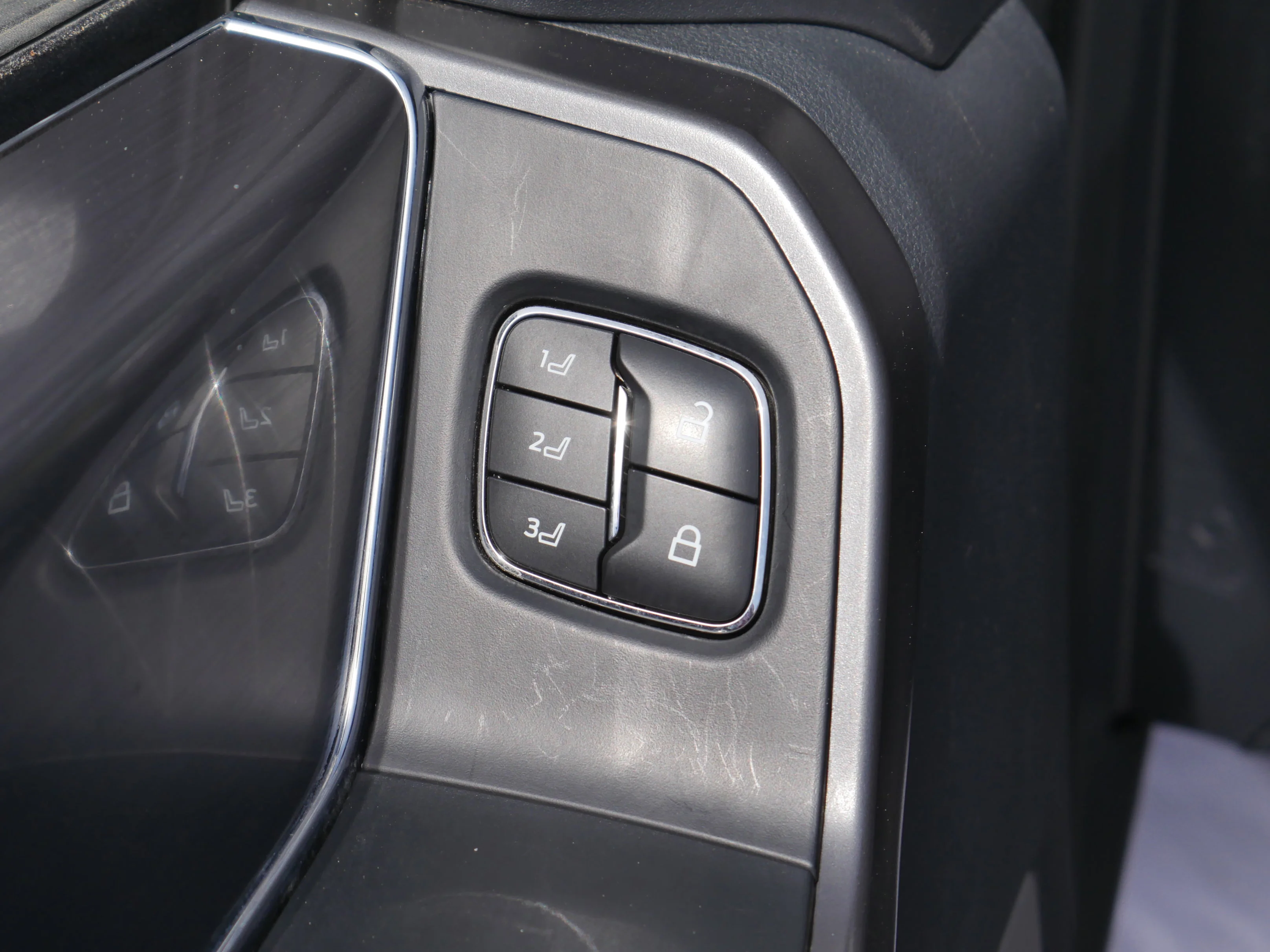 Certified Used 2025 Space White Metallic Ford LARIAT image 42