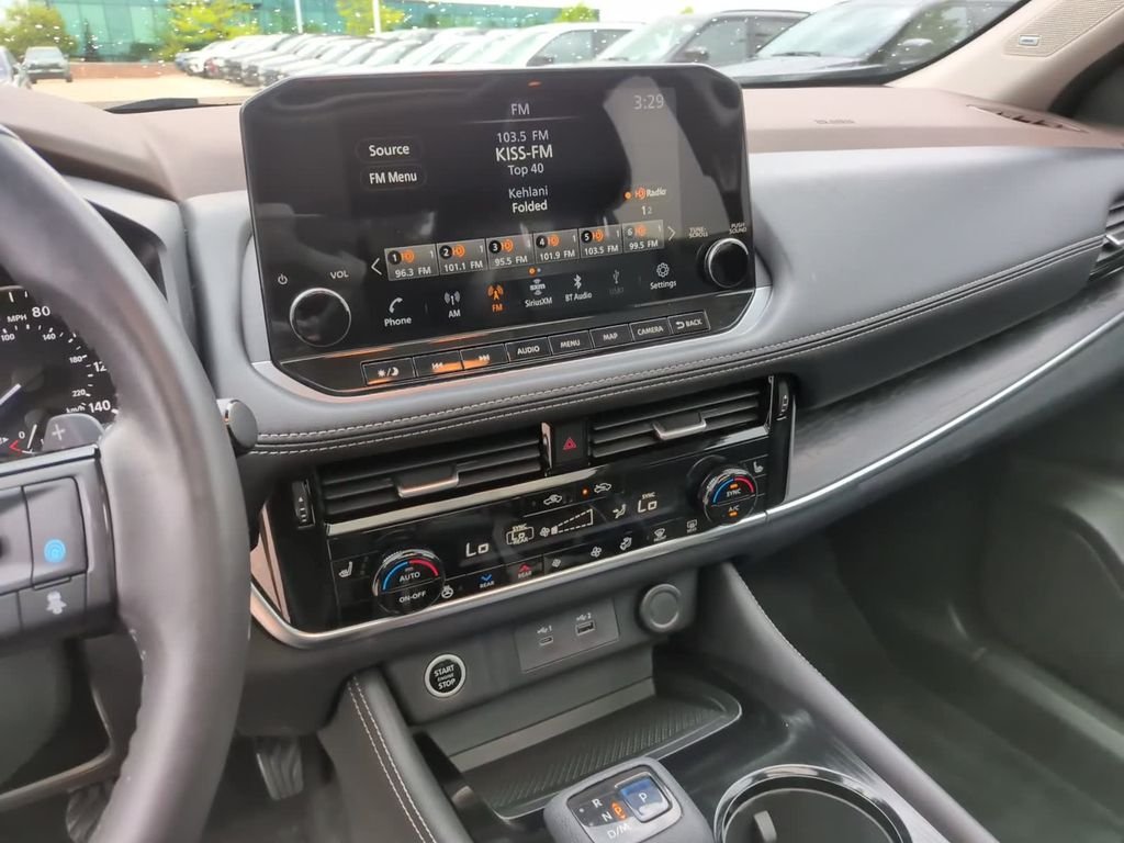 Used 2021 White Nissan SL image 24