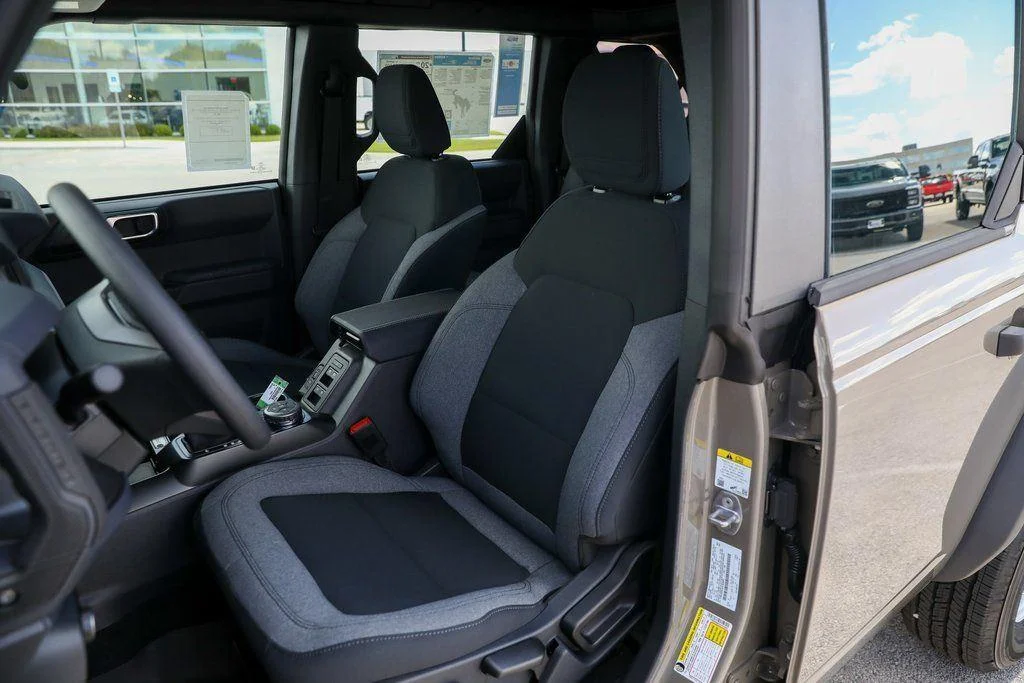 2025 Ford Bronco 4-Door Base - Photo 18