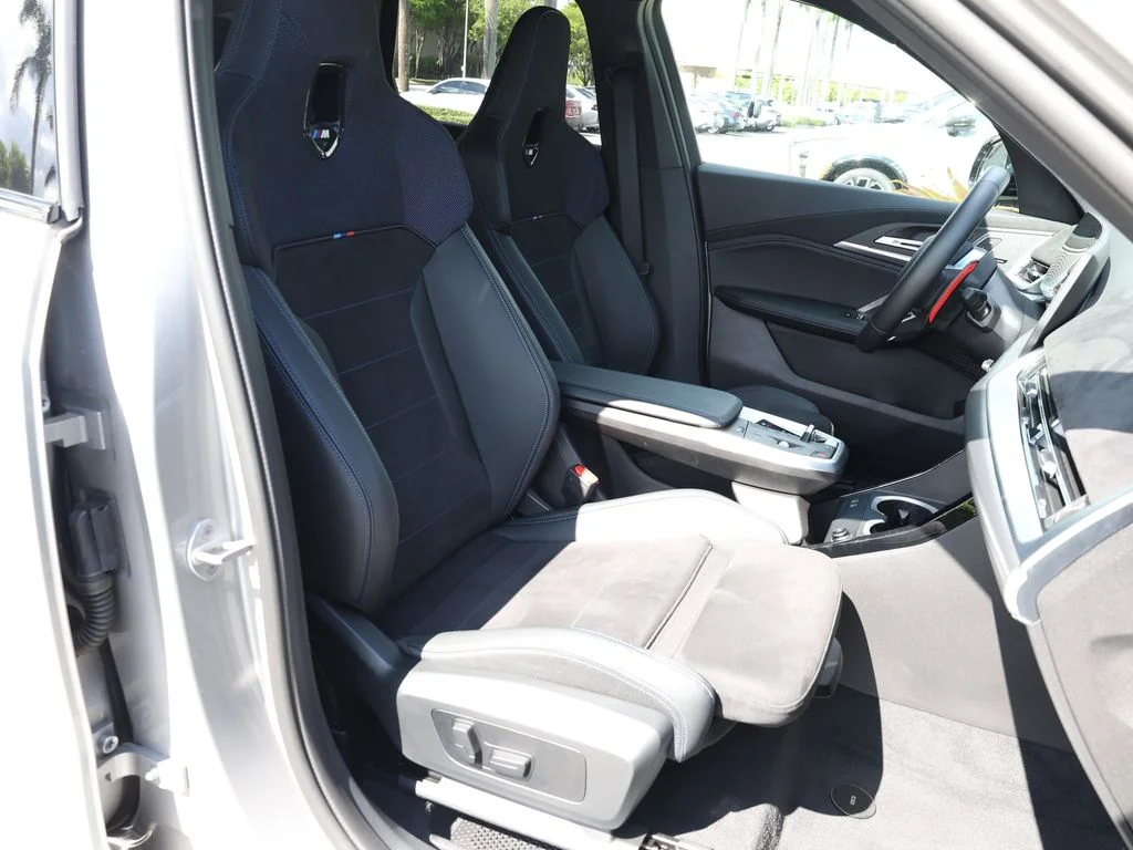 Used 2026 Silver BMW M35i image 22