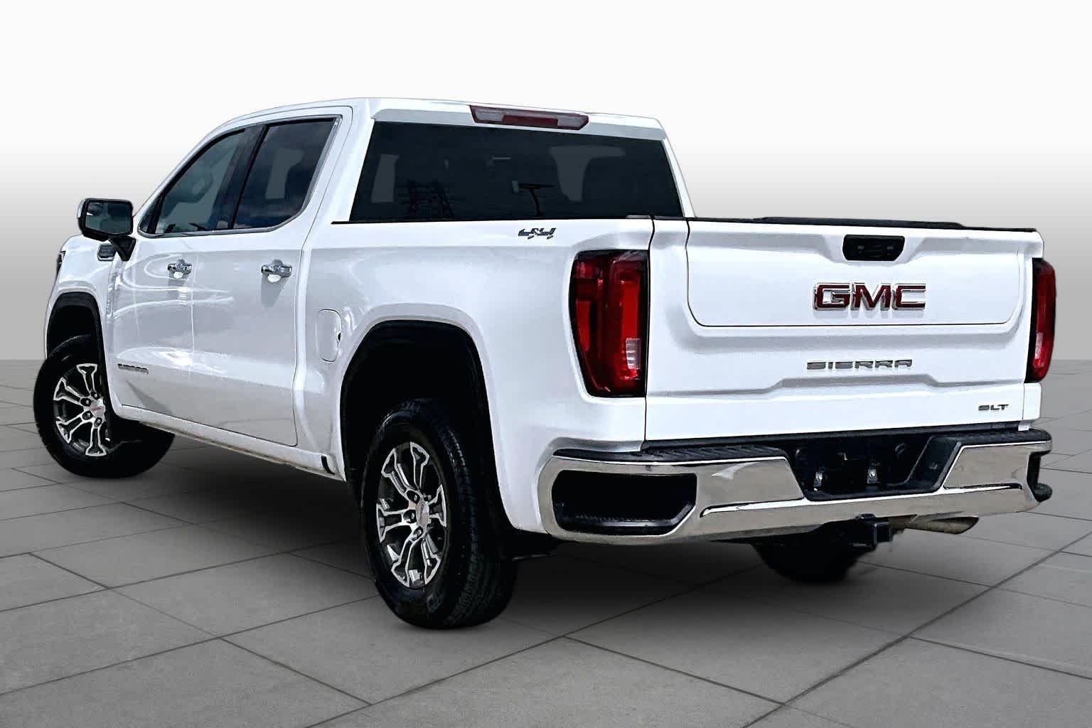 Used 2025 Summit White GMC SLT image 12