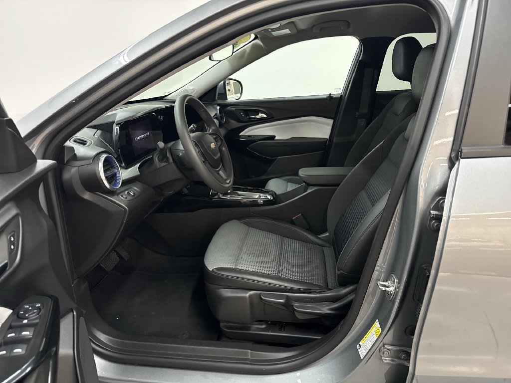 Used 2025 Sterling Gray Metallic Chevrolet LT image 12
