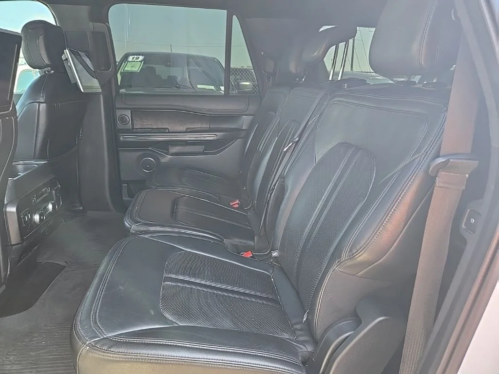 Used 2018 White Ford Limited image 19