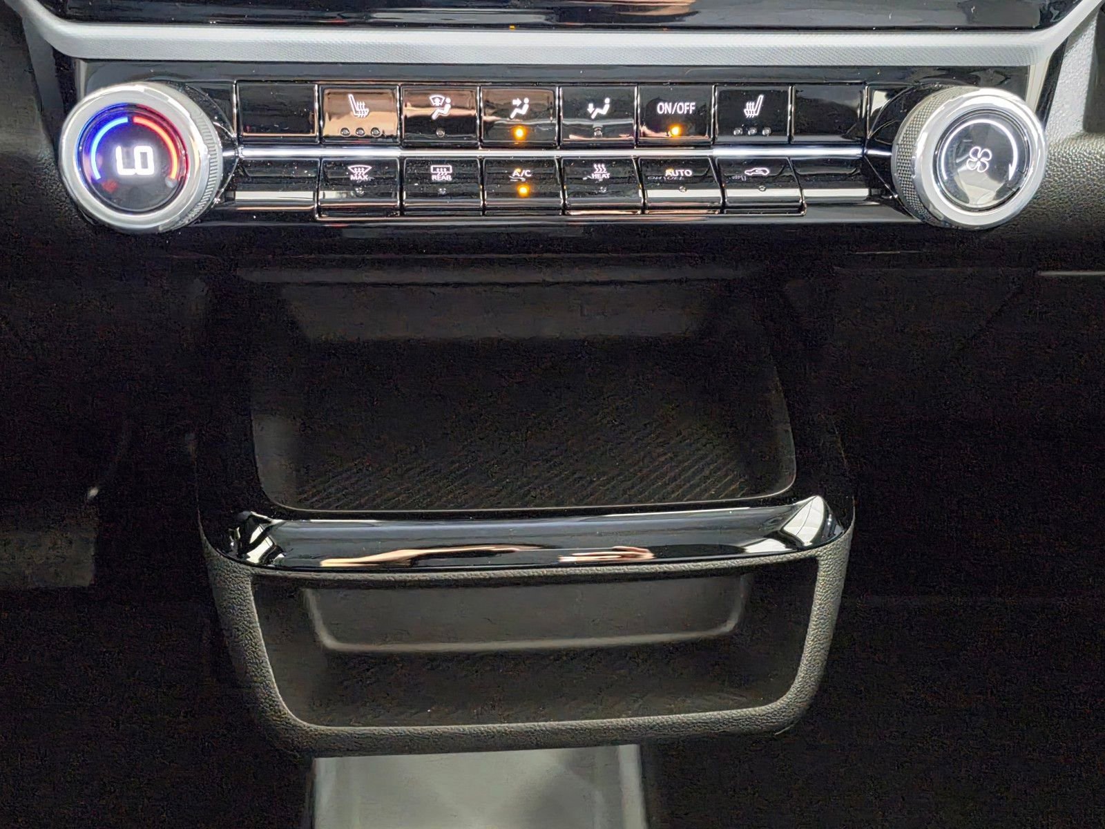 2027 Chevrolet Bolt LT - Photo 28