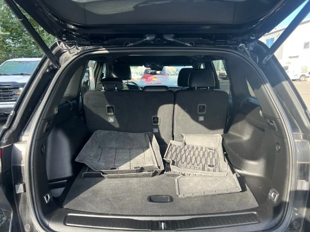Used 2023 Diamond Black Jeep Altitude X image 20