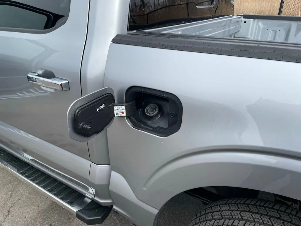 2025 Ford F-150 XLT - Photo 24