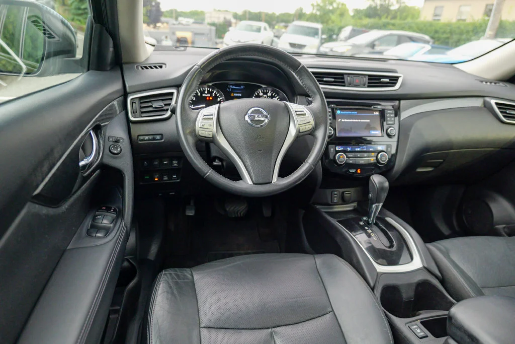 Used 2015 Midnight Jade Nissan SL image 37
