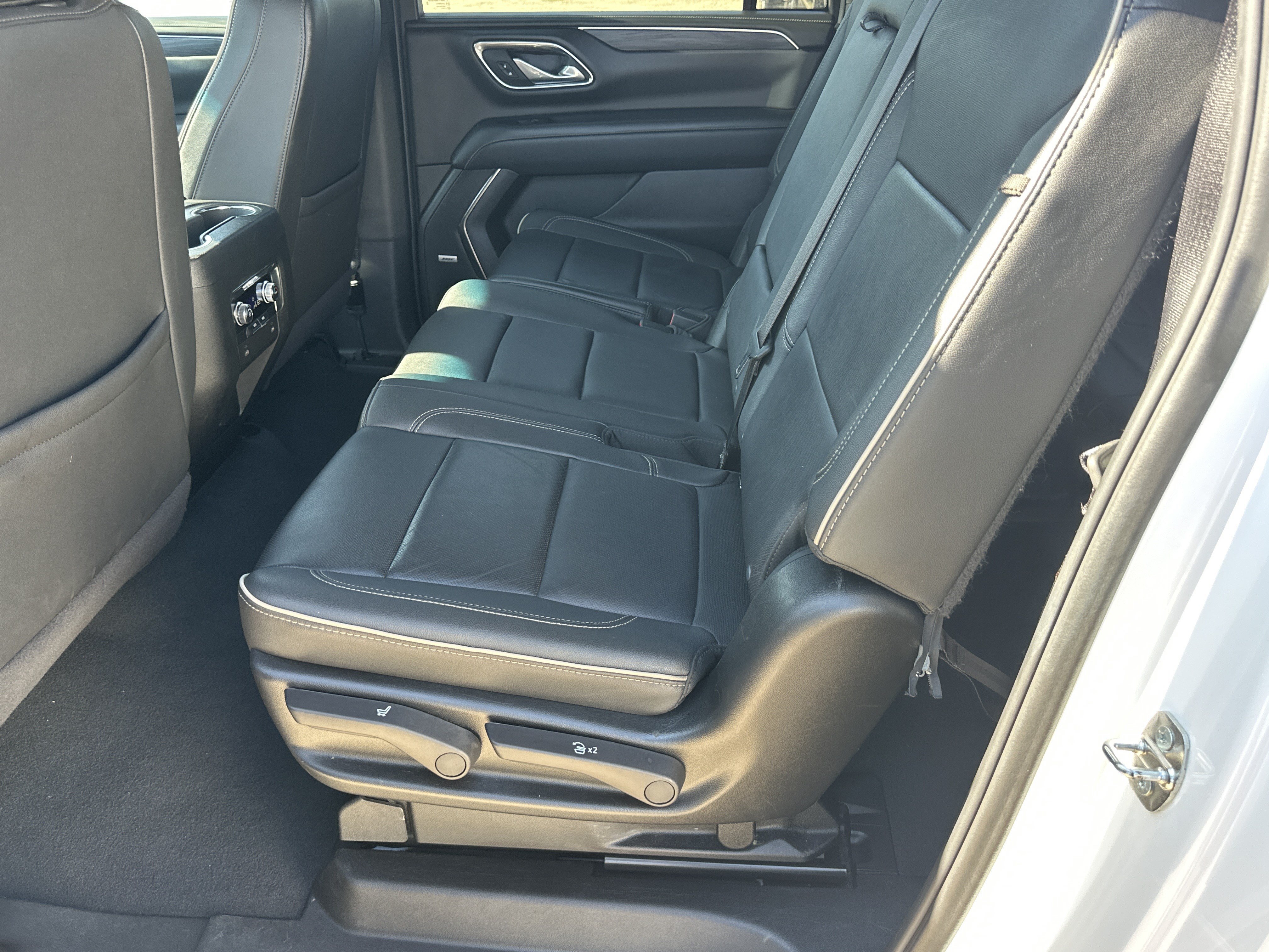 Used 2024 Summit White GMC SLT image 23