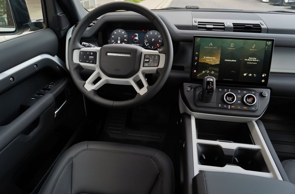 New 2026 Fuji White Land Rover S image 15