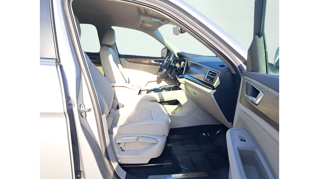 New 2026 Silver Volkswagen SE w/Technology image 13