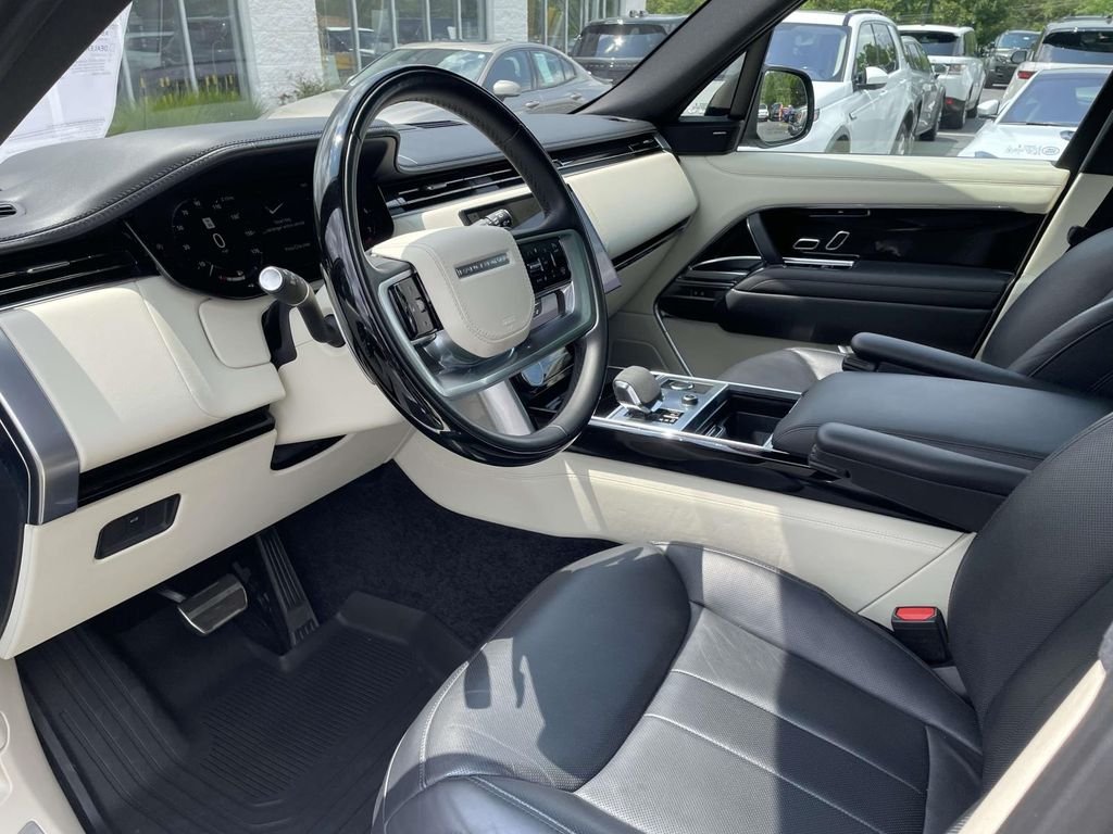 2023 Land Rover Range Rover SE - Photo 13