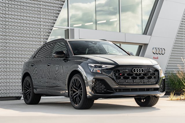 2026 Audi SQ8 Premium Plus