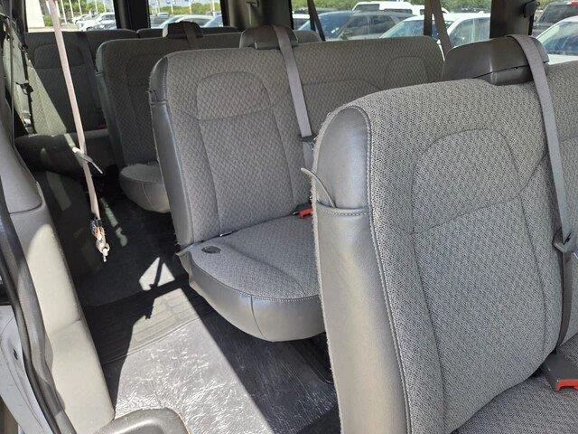 Used 2025 Summit White Chevrolet LT image 27