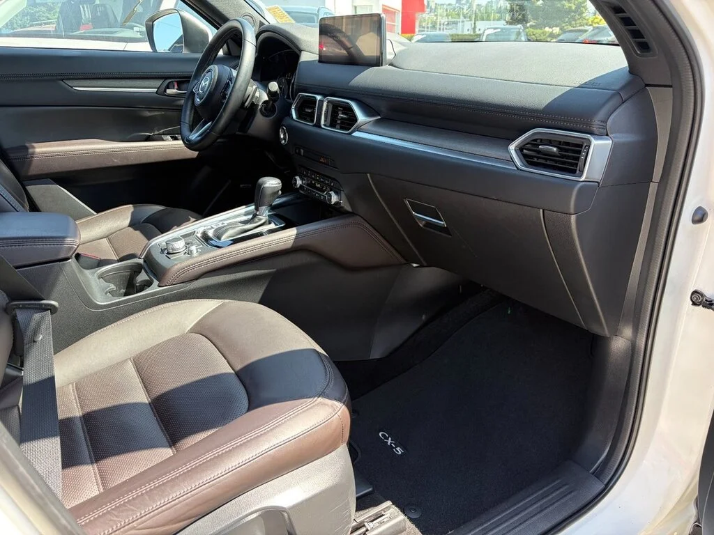Used 2023 Rhodium White Metallic Mazda Signature AWD at BOSE sound,Turbo,AWD and a grea image 14