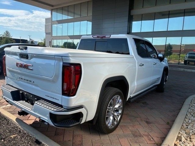 Used 2024 White Frost Tricoat GMC Denali image 5