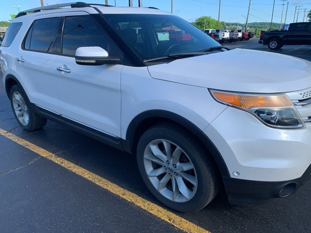 Used 2011 White Platinum Metallic Tri-Coat Ford Limited image 7