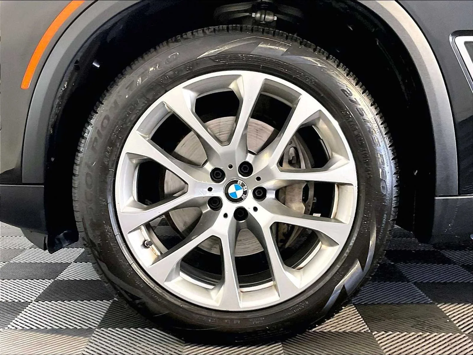 Used 2020 Black Sapphire Metallic BMW xDrive40i image 11