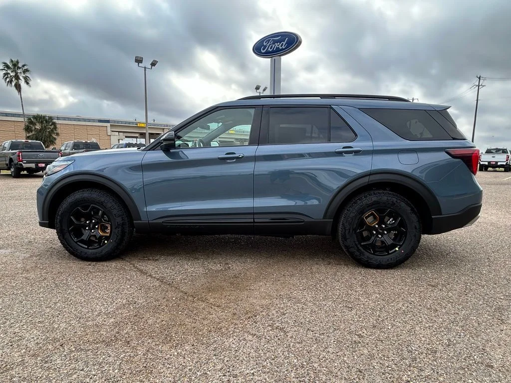 New 2026 Vapor Blue Metallic Ford Tremor® image 4