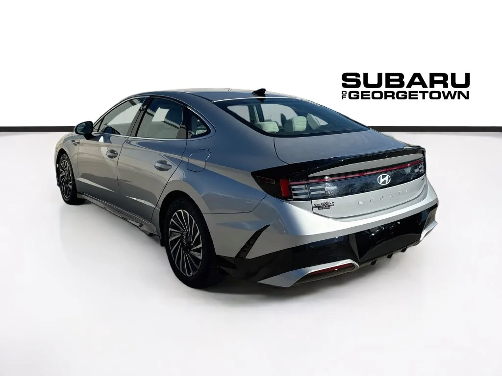 Used 2024 Silver Hyundai SEL image 5