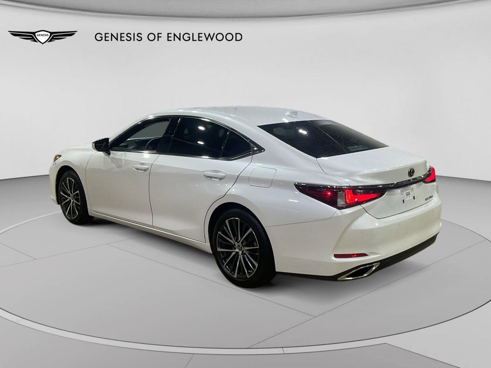 Used 2025 White Lexus 350 image 10
