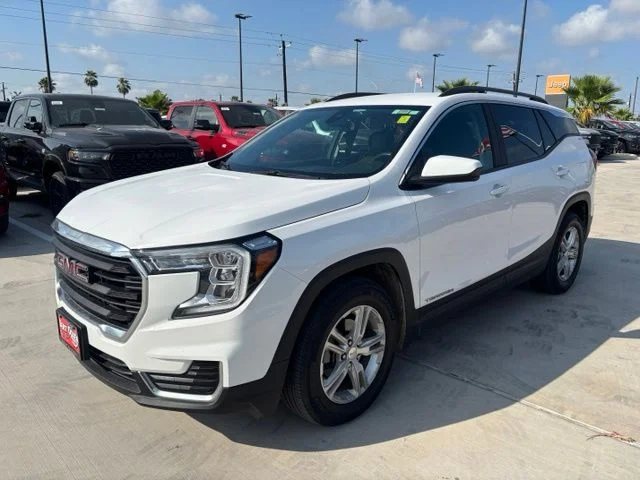 Used 2023 White GMC SLE image 3