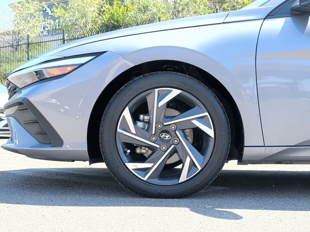 2025 Hyundai Elantra SEL - Photo 25